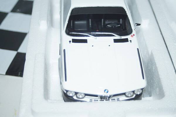 Otto bmw 3.0 csl white 1972 1:18 ot1145