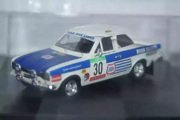 Trofeu ford escort mk1 rs2000 portugal 1977 #30 1:43rd 522