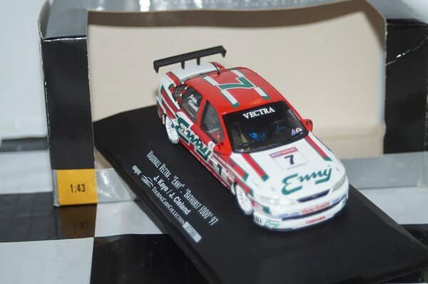 Onyx vauxhall vectra bathurst 1000 1997 cleland 1:43 scale xt086 signed