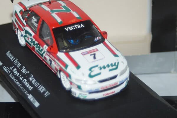 Onyx vauxhall vectra bathurst 1000 1997 cleland 1:43 scale xt086 signed