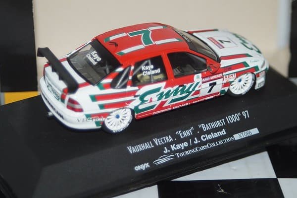 Onyx vauxhall vectra bathurst 1000 1997 cleland 1:43 scale xt086 signed