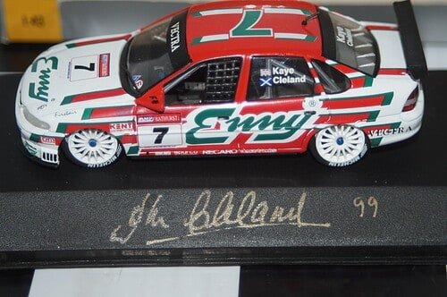 Onyx vauxhall vectra bathurst 1000 1997 cleland 1:43 scale xt086 signed