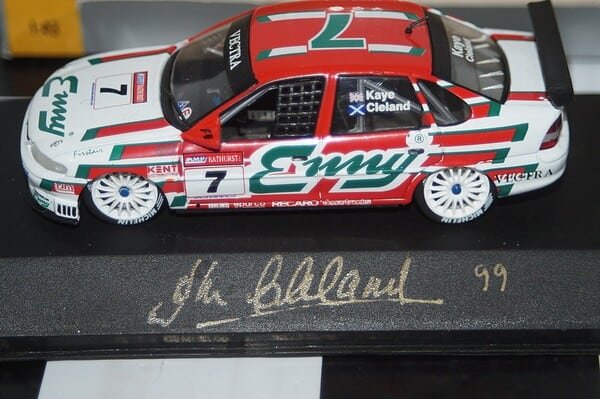 Onyx vauxhall vectra bathurst 1000 1997 cleland 1:43 scale xt086 signed
