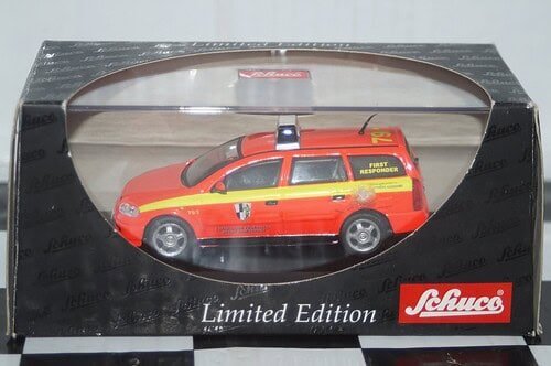 Schuco opel / vauxhall astra estate first responder 04377 1:43 scale