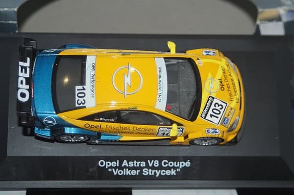 Schuco opel astra v8 coupe 2002 volker strycek 1:43 ref 04880
