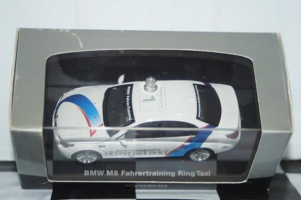 Kyosho bmw m5 ring-taxi 1:43 ref 03503rt