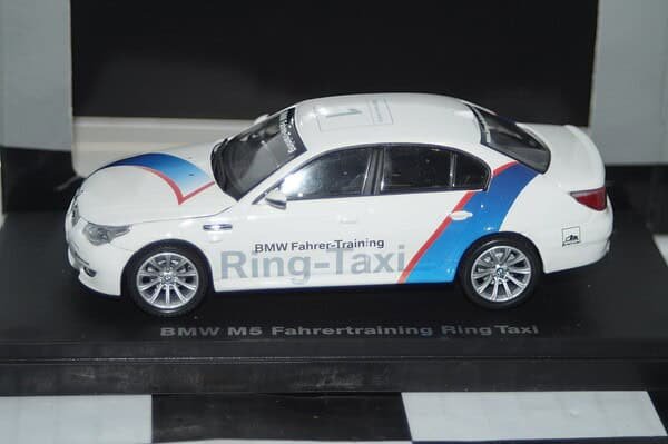 Kyosho bmw m5 ring-taxi 1:43 ref 03503rt