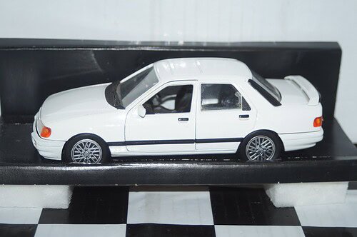 Schabak ford sierra rs cosworth in white 1:25th ref 1513