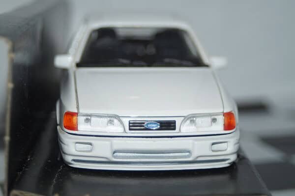 Schabak ford sierra rs cosworth in white 1:25th ref 1513