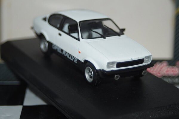 Detail cars ford taunus badew 1960 in silver 1:43 art185