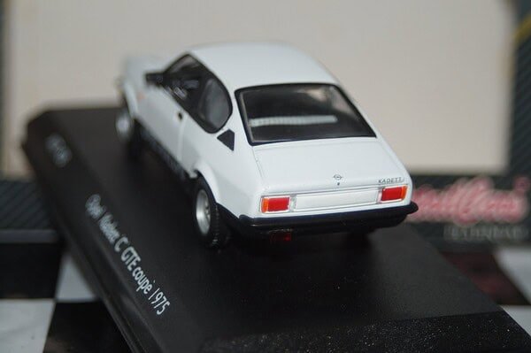 Detail cars ford taunus badew 1960 in silver 1:43 art185
