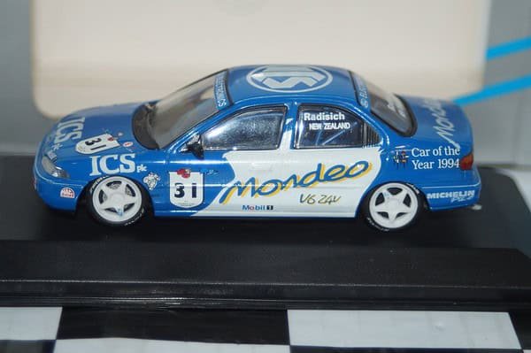 Minichamps ford mondeo v6 champion 1994 p.radisch 1:43 ref 430 948013