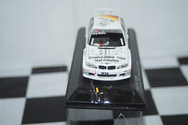 Minichamps bmw 320i etcc double winner j.muller 2003 1:43  400 032442