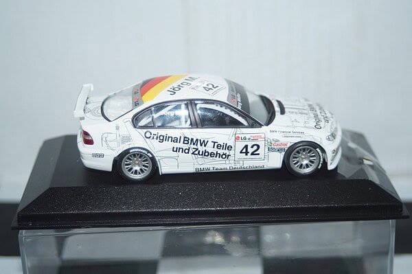 Minichamps bmw 320i etcc double winner j.muller 2003 1:43  400 032442
