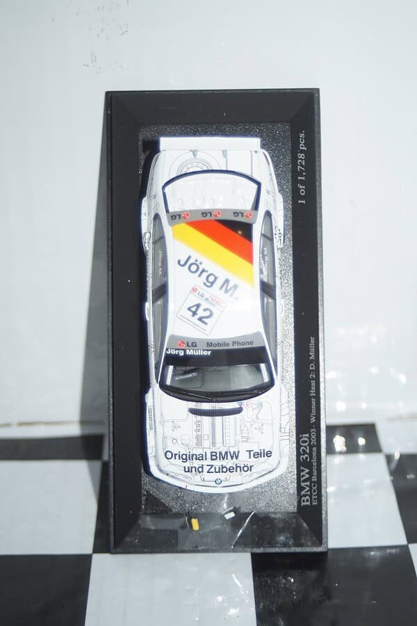 Minichamps bmw 320i etcc double winner j.muller 2003 1:43  400 032442