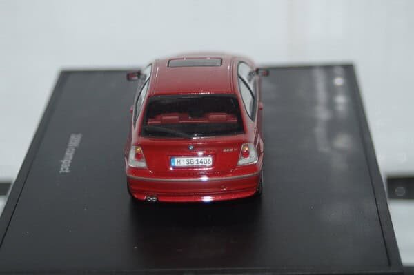 Minichamps bmw 325ti compact in red 1:43 ref 80 42 0 024 437