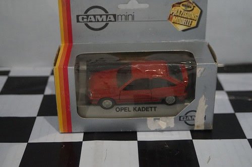 Gama opel vauxhall astra kadett mk2 gsi red 1196 in 1:43 scale