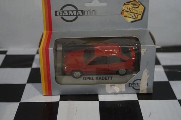 Gama opel vauxhall astra kadett mk2 gsi red 1196 in 1:43 scale