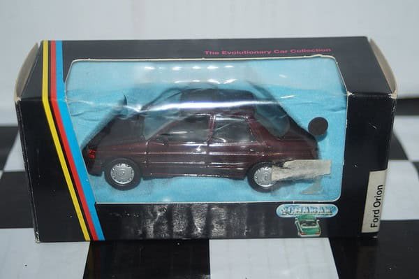 Schabak ford orion in dark red 1:43 ref 1093