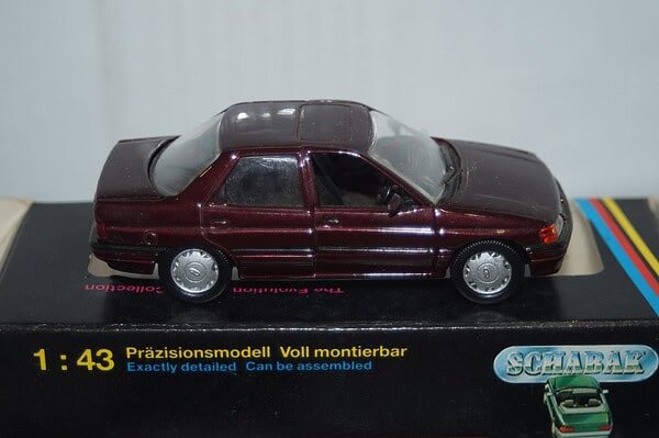 Schabak ford orion in dark red 1:43 ref 1093