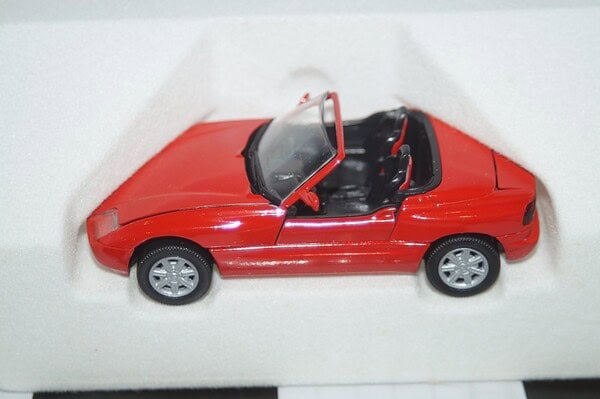 Schabak bmw z1 in red 1:43 ref 1160