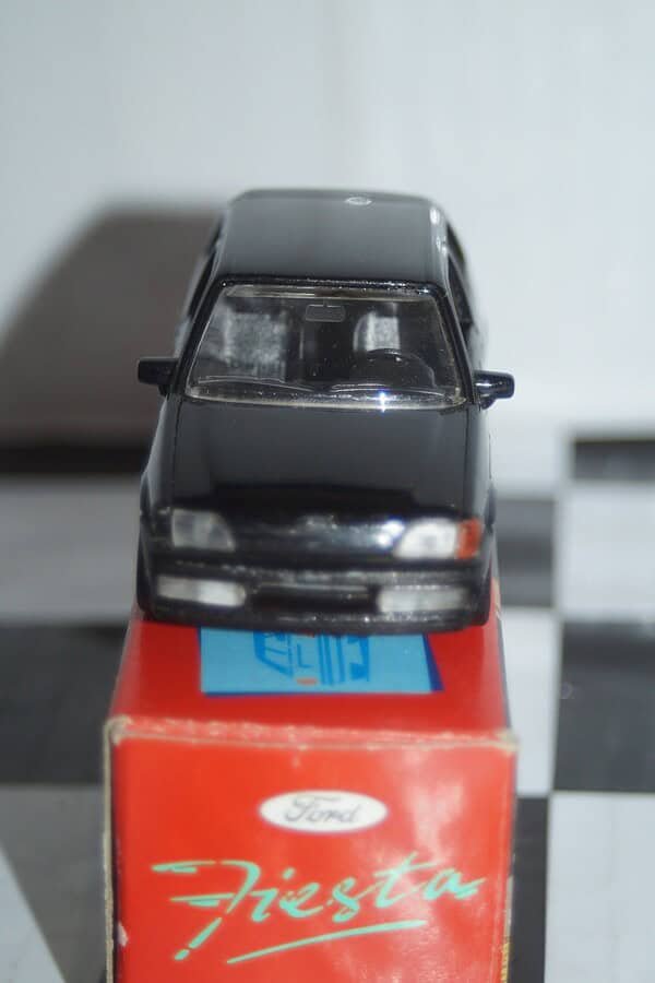 Schabak ford fiesta xr2i in black 1:43rd ref 1086