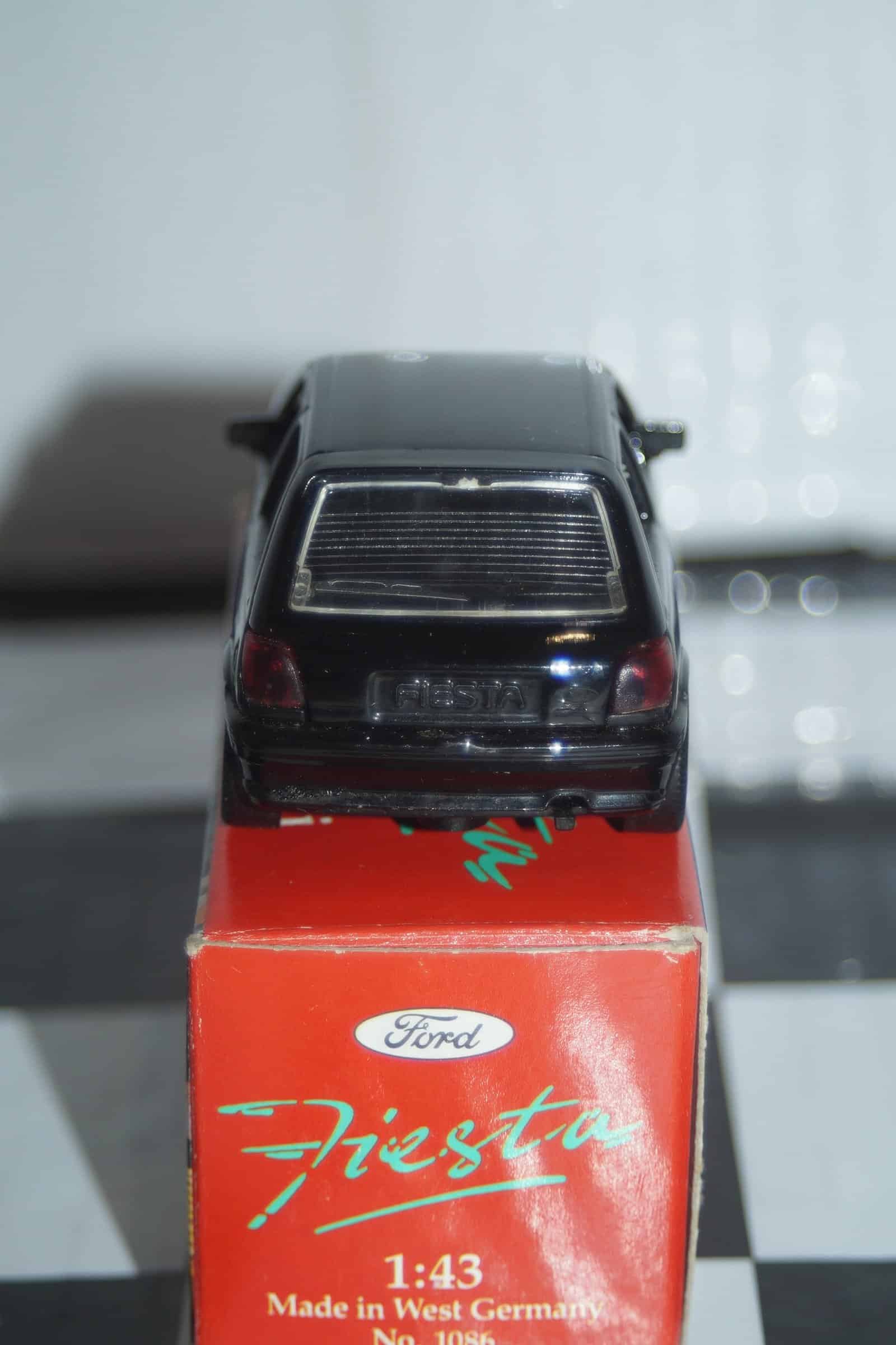 Schabak ford fiesta xr2i in black 1:43rd ref 1086