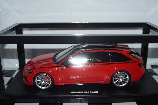 Gt spirit audi rs6 mtm estate in red 1:18 resin gt432