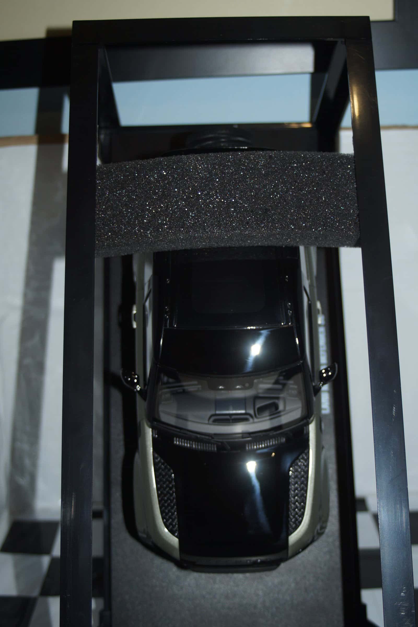 Gt spirit land rover defender 90 p400x- dynamix in green 1:18 resin gt517