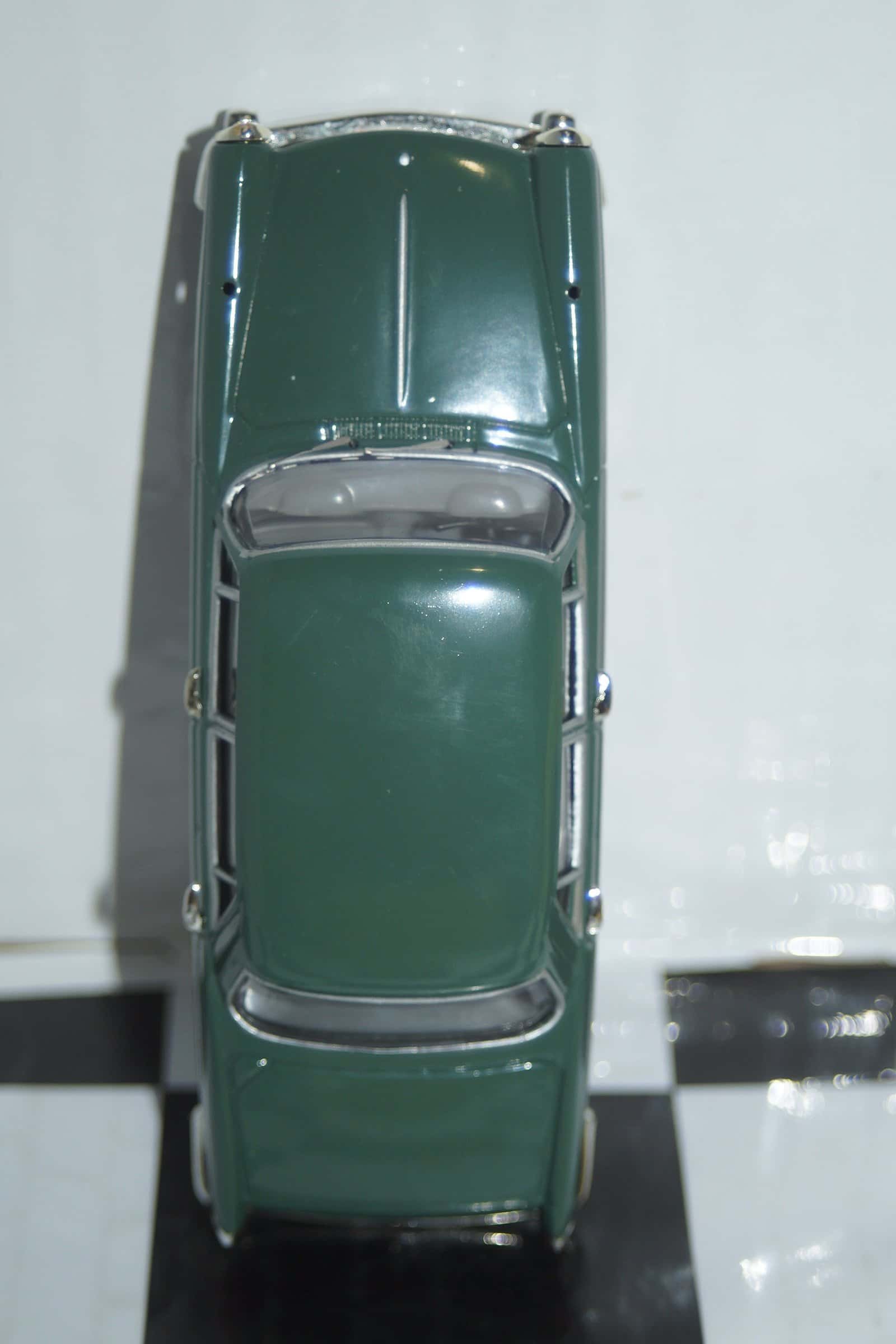 Vanguards morris oxford green va54000 1:43