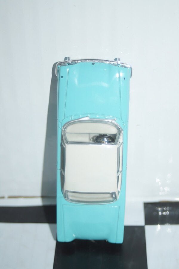 Vanguards ford capri 109e turquoise / white ref va34000