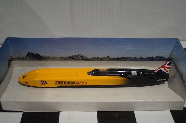 Ixo JCB DieselMax- fastest diesel vehicle  in 1:43 - Image 5