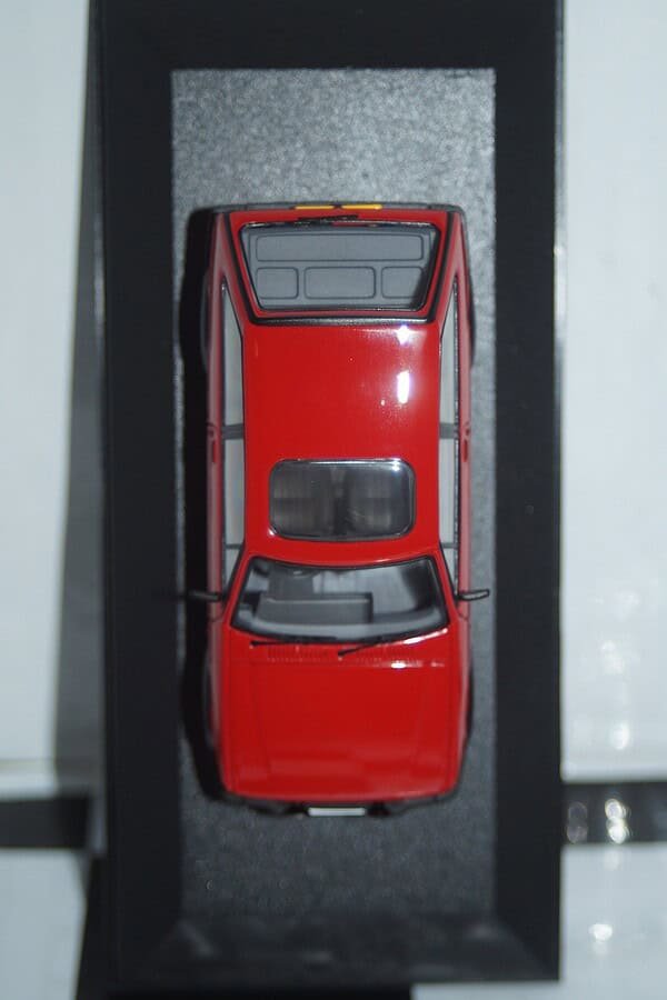 Vanguards Ford Fiesta MK2 XR2 Rosso Red 1/43 Ref  VA14401 - Image 4