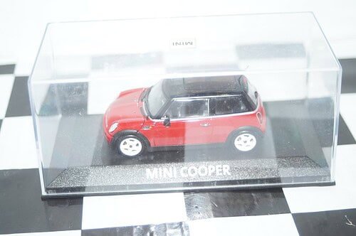 Minichamps BMW Mini Cooper (dealer edition) Red 1:43 diecast Car