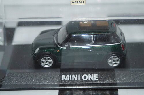 Minichamps BMW Mini One (dealer edition) Dark Green 1:43 diecast Car