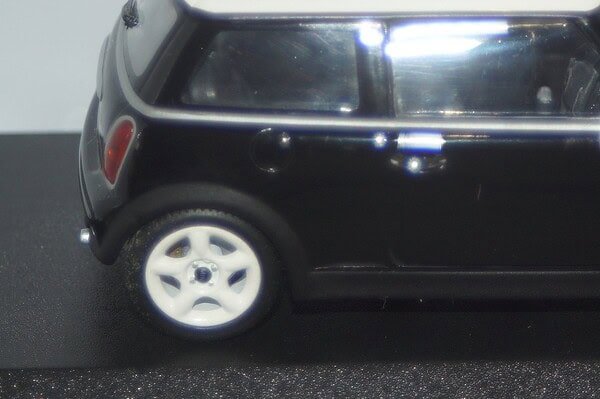 Minichamps BMW Mini Cooper (dealer edition) Black 1:43 diecast Car - Image 6
