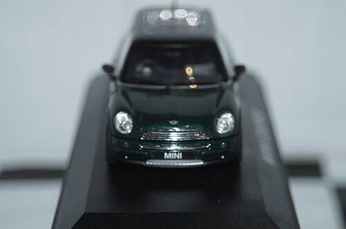 Minichamps BMW Mini Cooper (Dealer Box) in Dark Green 1:43 diecast car