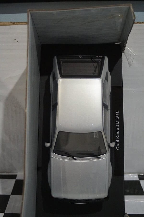 Model Car Group Opel Kadett D GTE 1983 Silver MCG18533 1:18 - Image 3
