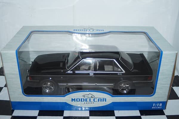 Model Car Group Ford Granada 2.8 Injection Grey Metallic/Black MCG18536 1:18
