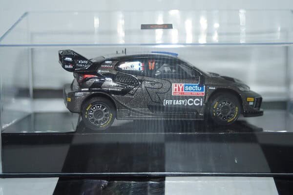 IXO Toyota GR Yaris Rally 1 Hybrid Winner Finland #17 2024 Ogier 1:43 RAM945.22 - Image 5