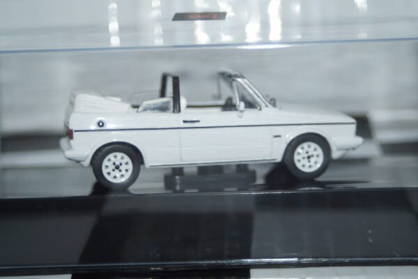 Ixo VW Golf Cabriolet mk1 1983  White CLC590N.22 1:43 diecast - Image 5