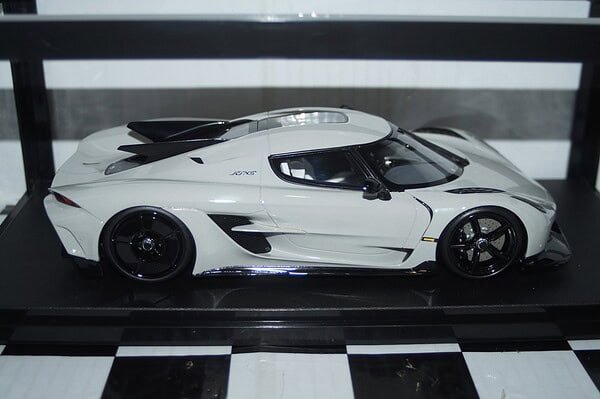 GT Spirit Koenigsegg Jesko Absolut grey 1:18 Resin GT412 - Image 5