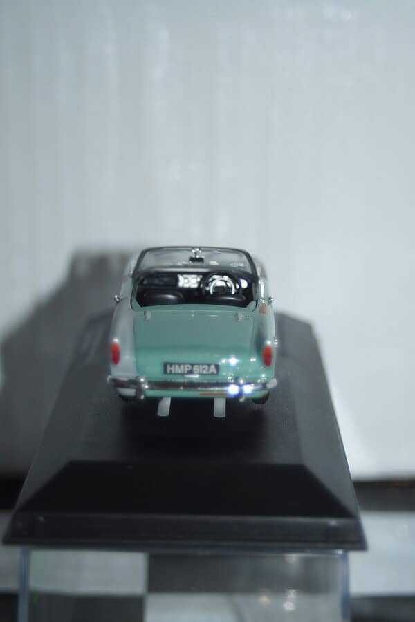 Les voitures de James BOND 007 - SUNBEAM ALPINE - Docteur