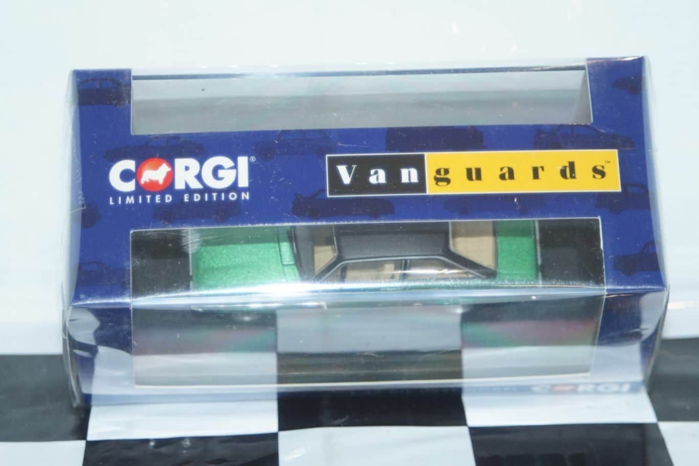 Vanguards ford escort mk2 1.3 ghia green va12618 1:43 scale