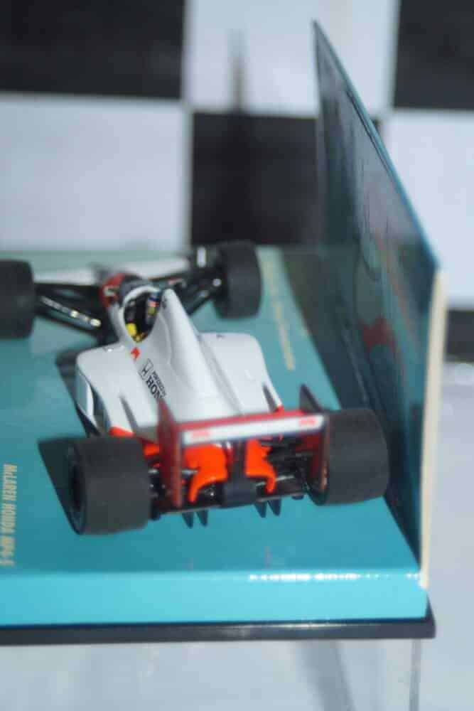 Minichamps mclaren honda mp4-5 2002 t.sato 518 020102 in 1:43