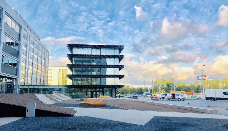 The Base D op Schiphol