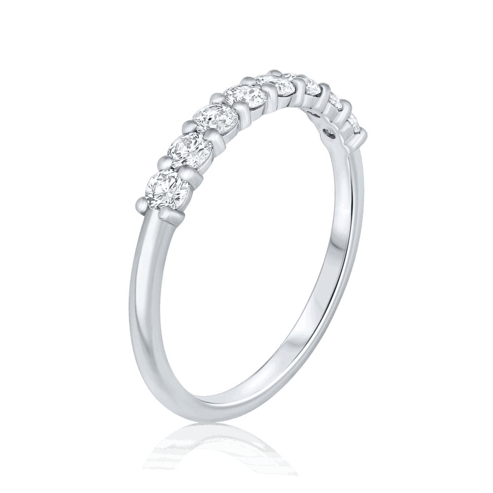 טבעת יהלומים חצי אינטרנטי