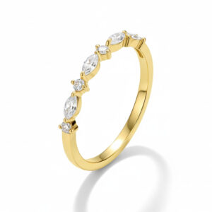 טבעת נישואים דקה משובצת יהלומי מרקיזות ועגולות