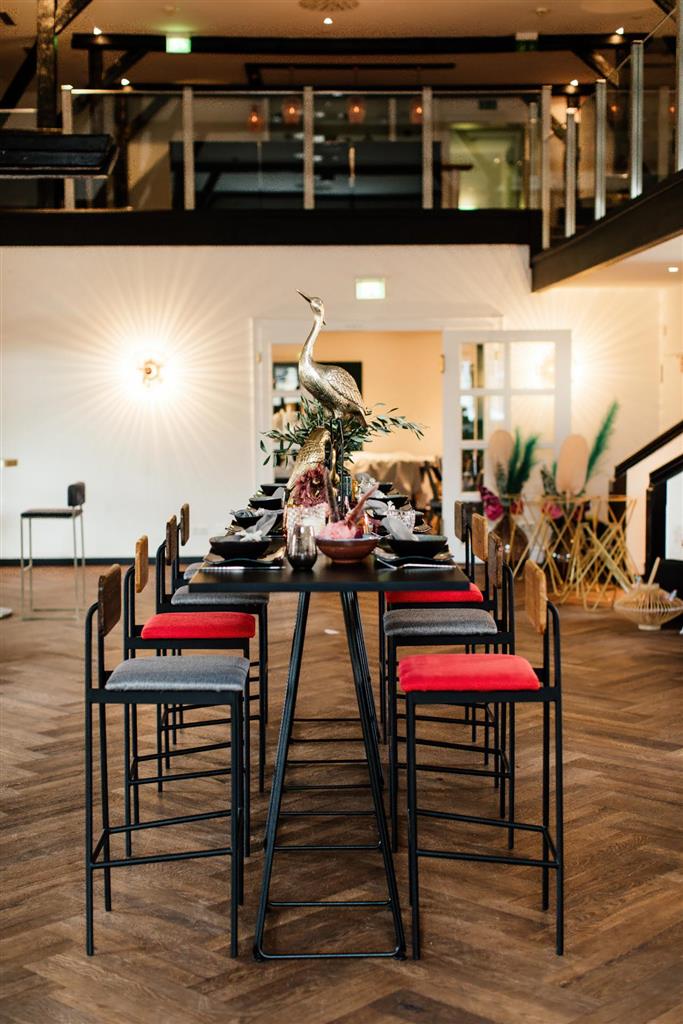 Barhocker Bernie Sitzauflage grau Lehne Holz dunkel - Image 5