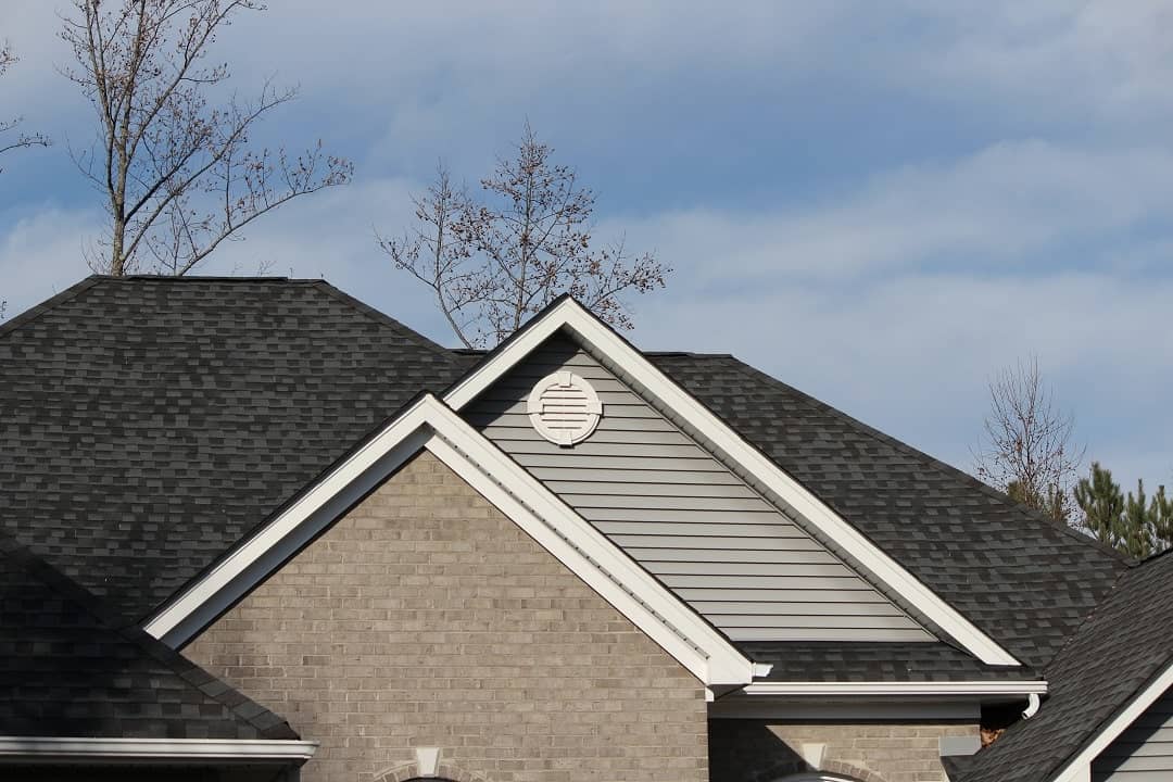 asphalt shingles vs. metal roof San Antonio, TX